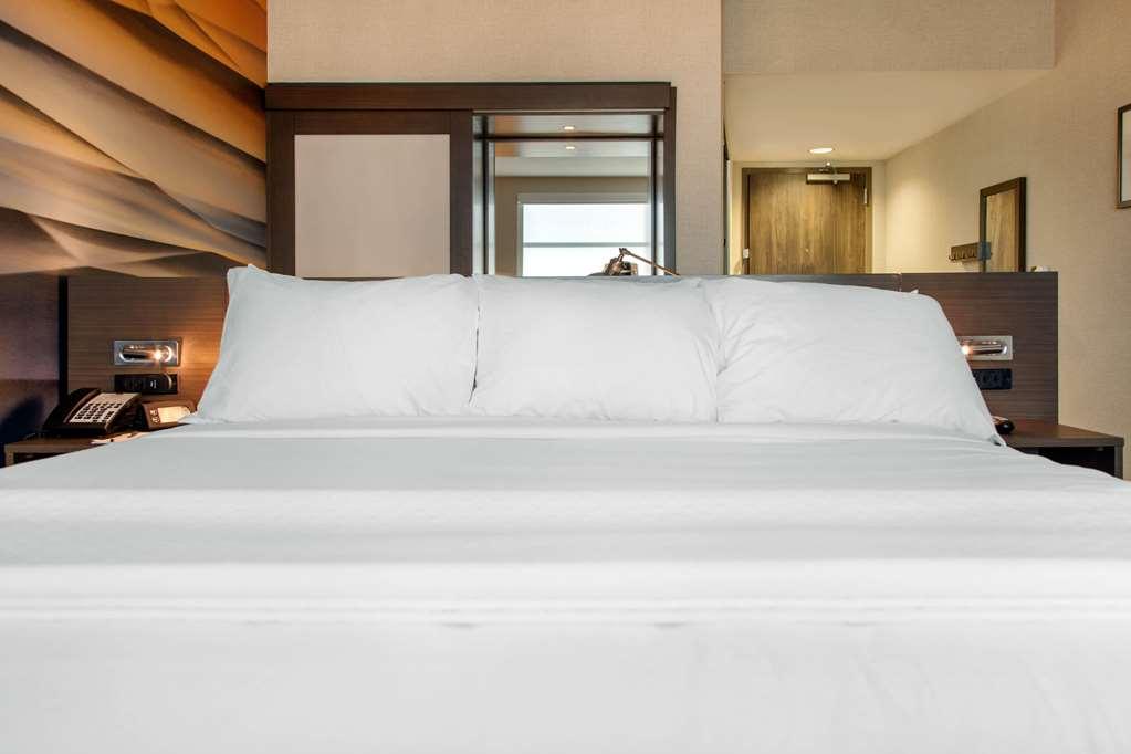 Cambria Hotel Manchester South Windsor Стая снимка