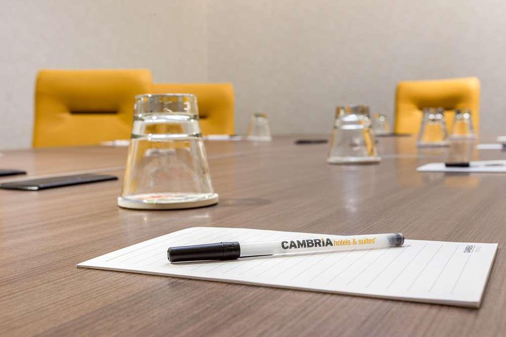 Cambria Hotel Manchester South Windsor Съоръжения снимка