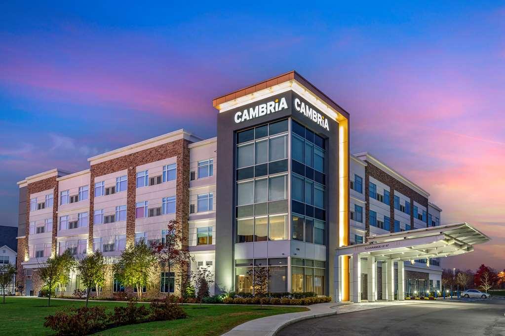 Cambria Hotel Manchester South Windsor Екстериор снимка