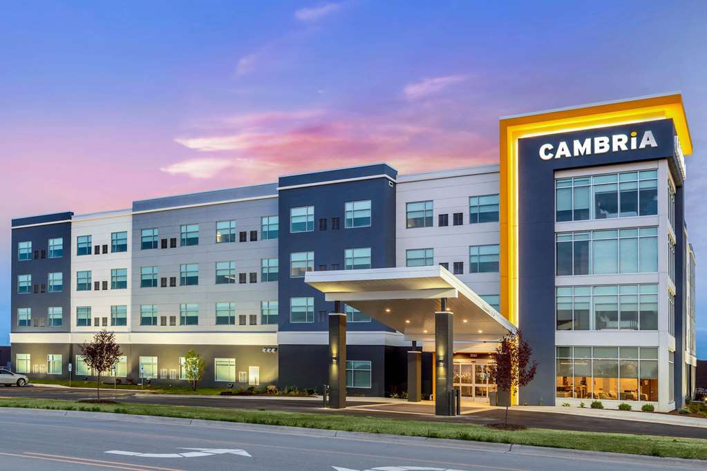 Cambria Hotel Manchester South Windsor Екстериор снимка